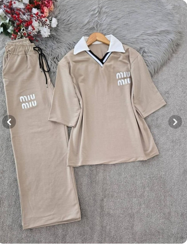 ست تی شرت و شلوار جاگر زنانه میو میو(MIUMIU) جنس گلکسی نسکافه ای